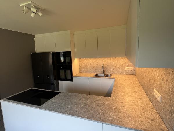 keuken Nevele, Leveren/plaatsen keuken op maat te Nevele, Keukens op maat te Waregem, Deinze, Nevele, Ingooigem, Izegem, Wakken, Oostrozebeke, Vichte, Deerlijk, Harelbeke, Nazareth, Zulte, Olsene, Wielsbeke, Anzegem, Avelgem, Ingelmunster, Schrijnwerker te Waregem, Deinze, Nazareth, Nevele, Wontergem, Wakken, Wielsbeke, Sint-Baafs-Vijve, 