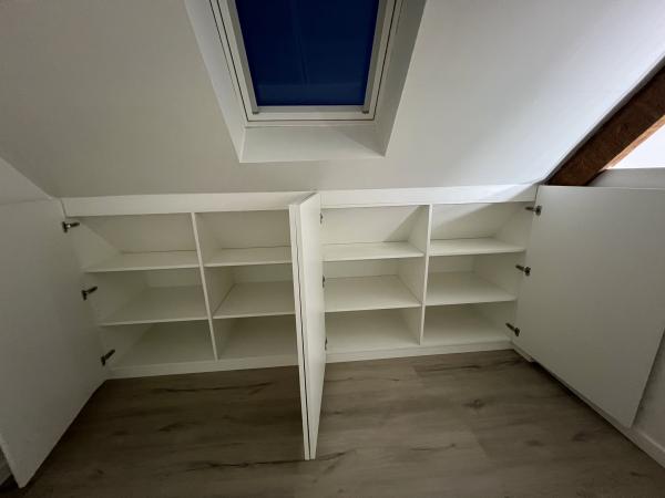 Totaalproject zolder Waregem, Totale zolderinrichting te Waregem, Maatmeubilair Waregem, Oostrozebeke, Tielt, Vichte, Avelgem, Wielsbeke, Deinze, Nazareth, Maatkasten Waregem, Deinze, Schrijnwerker Waregem, Deinze, Wakken
