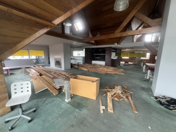 Totaalproject te Waregem, Totaalrenovatie te Waregem, Totaalinrichting te Waregem, Afwerkingsbedrijf te Waregem, Vichte, Ingooigem, Anzegem, Tiegem, Nazareth, Deinze, Zulte, Wielsbeke, Deerlijk, Schrijnwerker Deerlijk, Waregem, Zulte, Deinze, Vichte, Harelbeke